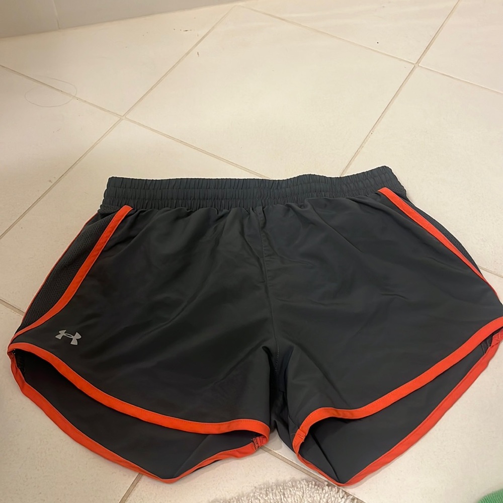Under Armour med rise headgear shorts